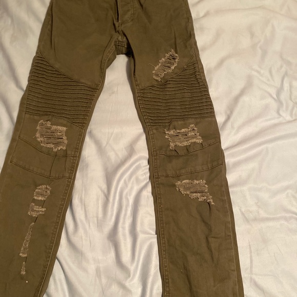 Trendy army fatigue skinny’s - Picture 2 of 4